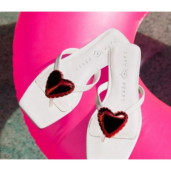 Katy Perry Women's the Camie Heart Thong Square Toe Flat Sandals - Picture 1 of 4